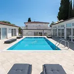 Casa Lungomare With Pool Villa *