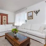 Villa Casa Lungomare With Pool Umag