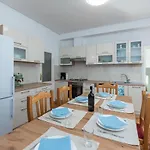 Villa Casa Lungomare With Pool Umag