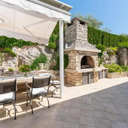 Casa Lungomare With Pool