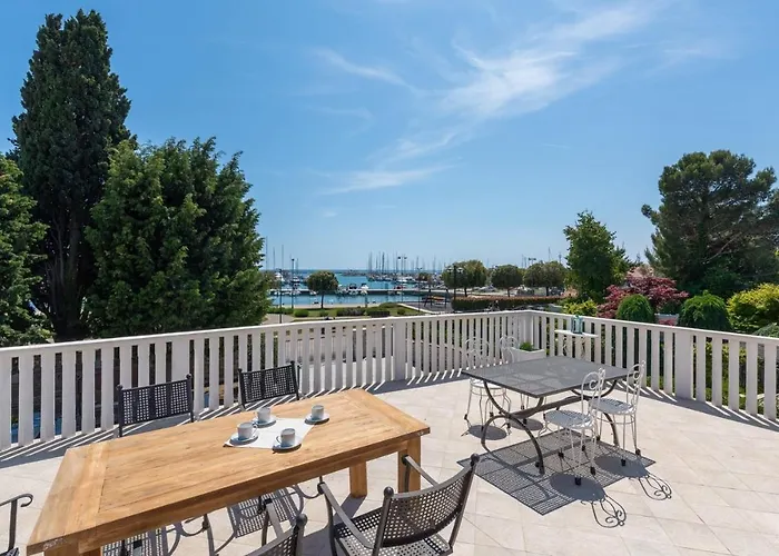 Casa Lungomare With Pool 빌라