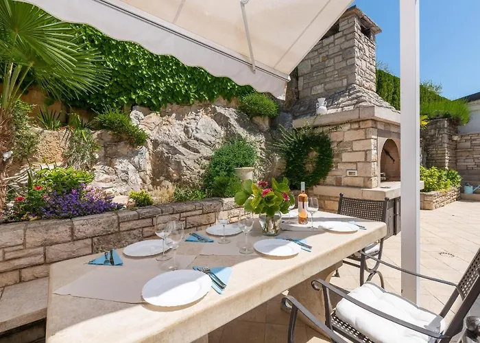 Casa Lungomare With Pool 빌라