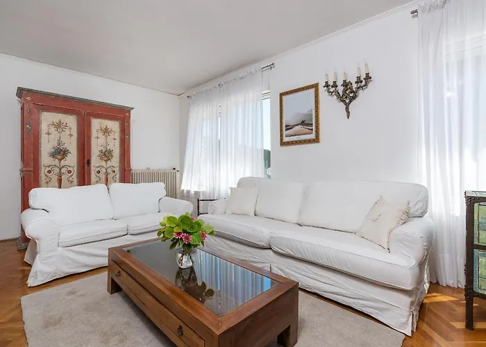 빌라 Casa Lungomare With Pool 우마그