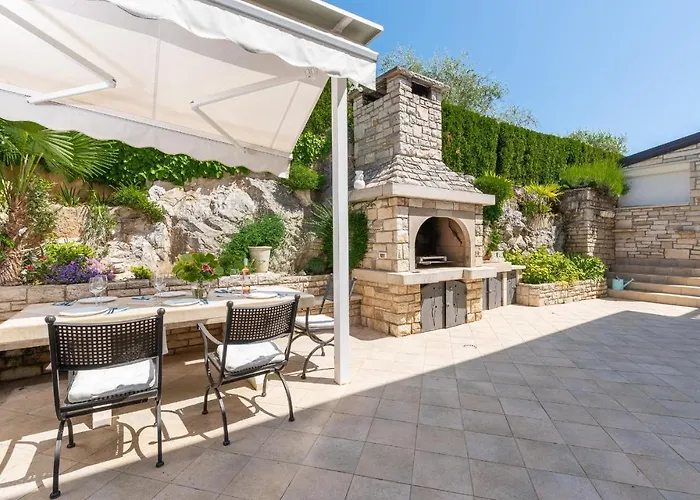 Casa Lungomare With Pool