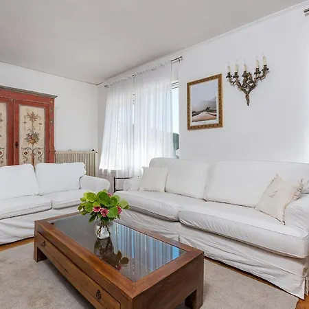 Villa Casa Lungomare With Pool Umag