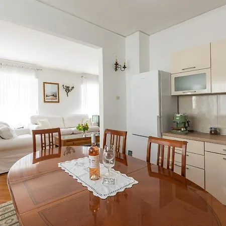 Villa Casa Lungomare With Pool